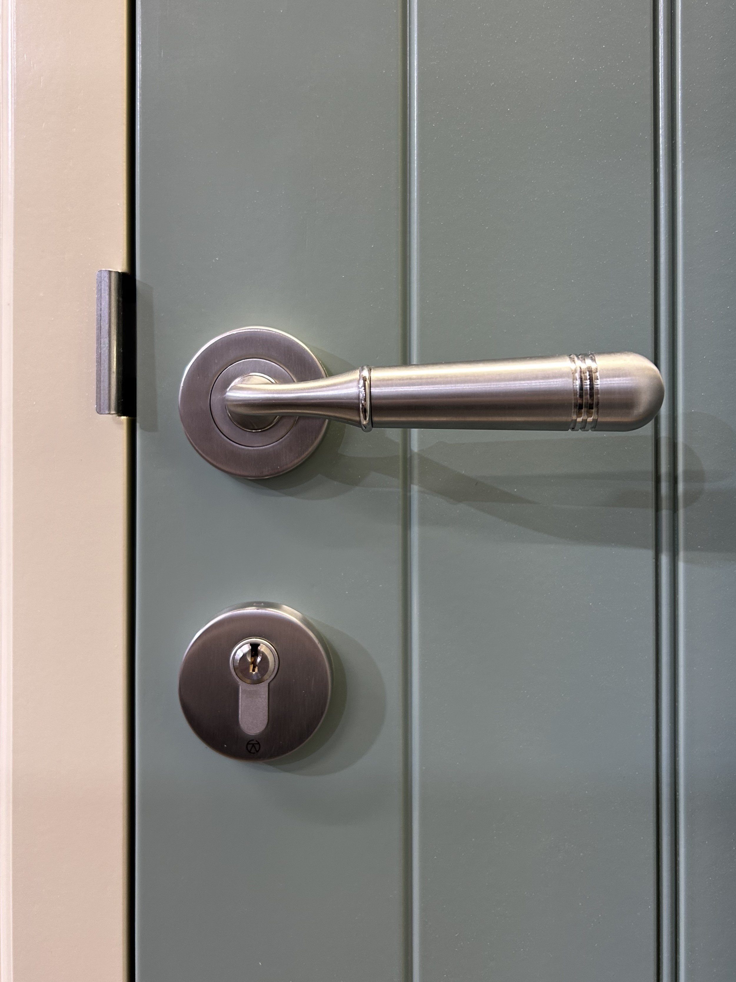 1303 Opera Handle Satin Chrome 