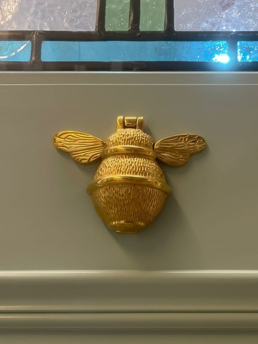 Bee Knocker Polished Brass