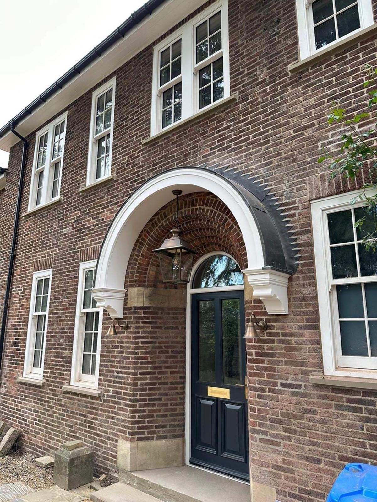 Curved headed front door with top light (3)