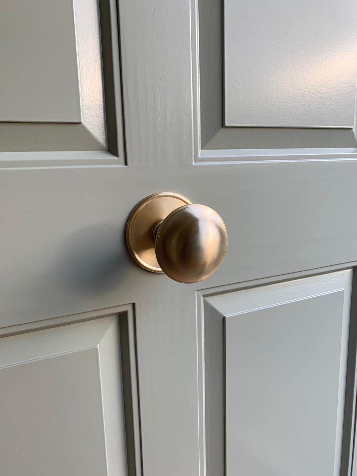 Centre door Knob - Satin Brass