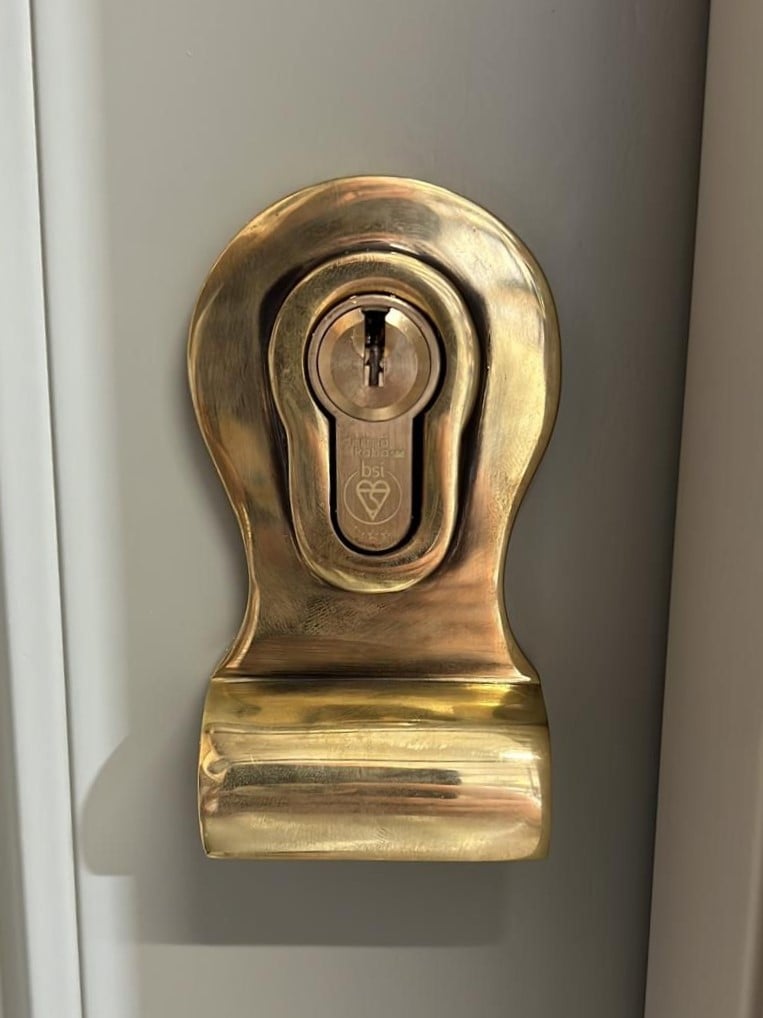 Polished Brass Finger Pull 